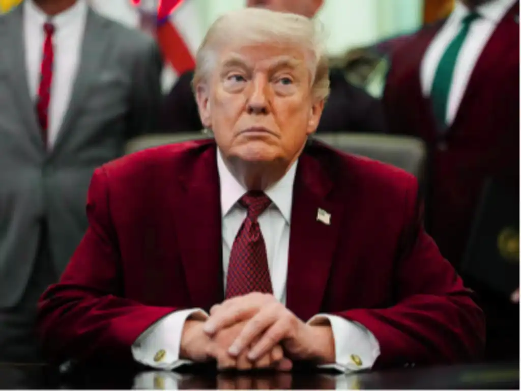 Donald Trump speaking about Iran ceasefire and rising tensions ahead of Pakistan negotiations